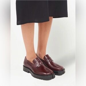 MAISON MARGIELA TABI LEATHER LOAFERS